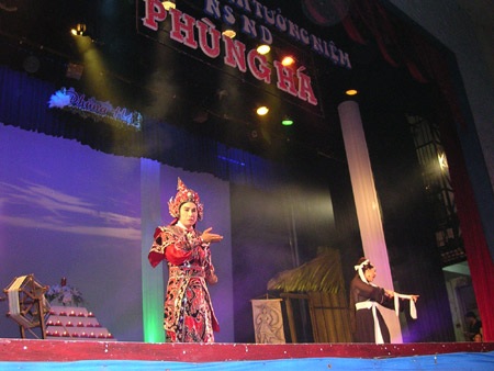Tri ân cố NSND Phùng Há, đêm của nghĩa tình - 4 Tri ân cố NSND Phùng Há, đêm của nghĩa tình - 4