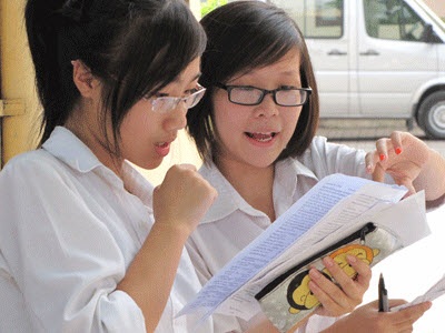 Thủ khoa ĐH Ngân hàng TPHCM và ĐH Kinh tế TPHCM cùng đạt 29 điểm - 1 Thủ khoa ĐH Ngân hàng TPHCM và ĐH Kinh tế TPHCM cùng đạt 29 điểm - 1