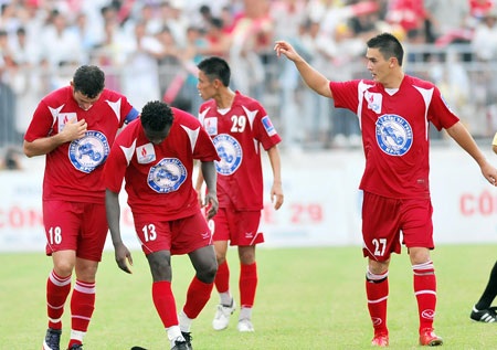 XM Hải Phòng thắng chật vật, QK4 rơi vào “tâm bão”  - 2