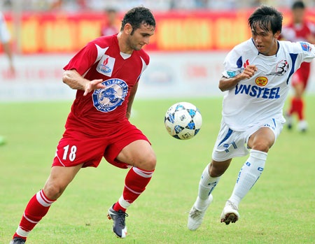 XM Hải Phòng thắng chật vật, QK4 rơi vào “tâm bão”  - 1