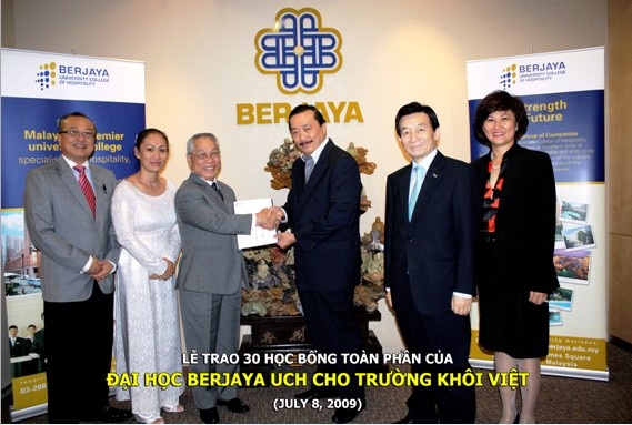 30 học bổng cử nhân Quản trị du lịch khách sạn do Tập đoàn Berjaya, Malaysia trao tặng trường Khôi Việt - 2 30 học bổng cử nhân Quản trị du lịch khách sạn do Tập đoàn Berjaya, Malaysia trao tặng trường Khôi Việt - 2