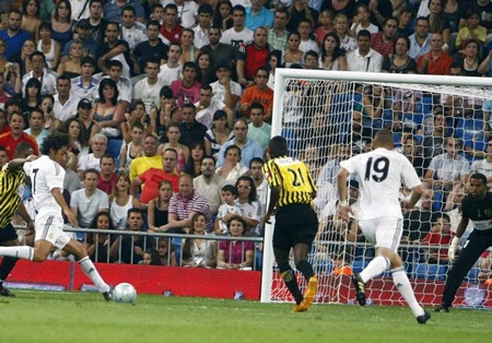 C. Ronaldo tiếp tục mờ nhạt, Real Madrid chịu chia điểm - 3