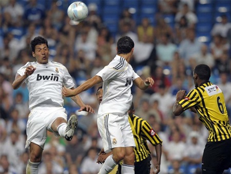 C. Ronaldo tiếp tục mờ nhạt, Real Madrid chịu chia điểm - 1