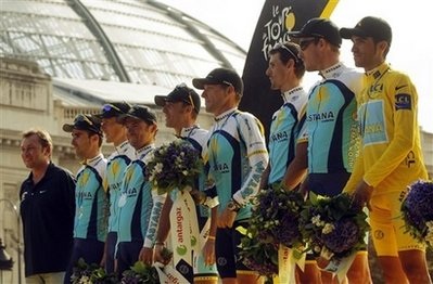 Contador đăng quang chức vô địch Tour de France 2009 - 10