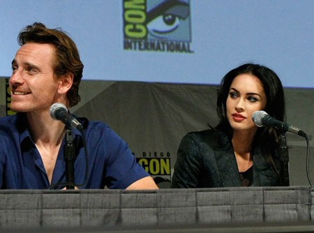 Hai “đào” đẹp nổi bật tại hội chợ Comic-Con - 7 Hai “đào” đẹp nổi bật tại hội chợ Comic-Con - 7