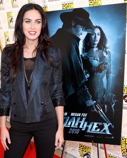 Hai “đào” đẹp nổi bật tại hội chợ Comic-Con - 5 Hai “đào” đẹp nổi bật tại hội chợ Comic-Con - 5