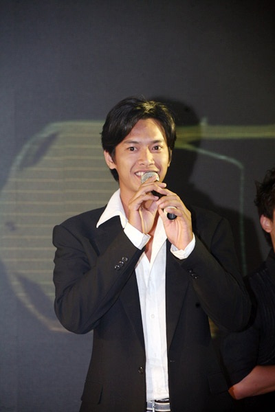 Tinna Tình ngất xỉu trên sân khấu  - 8