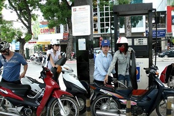Bộ Tài chính yêu cầu chưa tăng giá xăng dầu - 1 Bộ Tài chính yêu cầu chưa tăng giá xăng dầu - 1