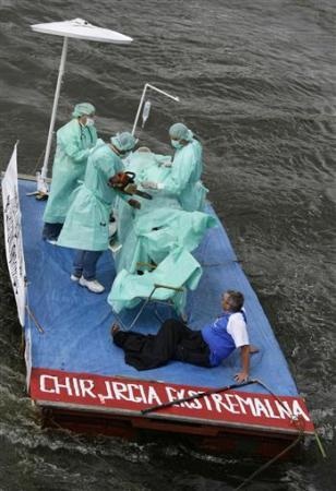 Chùm ảnh: Thi bơi “thuyền” không động cơ độc đáo - 10