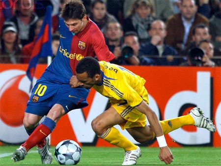 Messi sắp được dịp tái ngộ HLV Guus Hiddink - 2