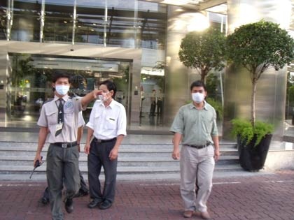 Thêm 2 cao ốc ở Hà Nội và TPHCM “dính” cúm A/H1N1 - 3 Thêm 2 cao ốc ở Hà Nội và TPHCM “dính” cúm A/H1N1 - 3