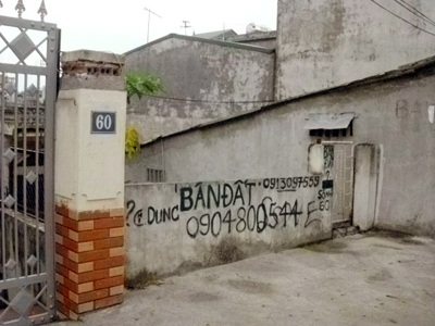 Thi nhau bán đất, xây nhà trên đất lưu không đường tàu - 2 Thi nhau bán đất, xây nhà trên đất lưu không đường tàu - 2