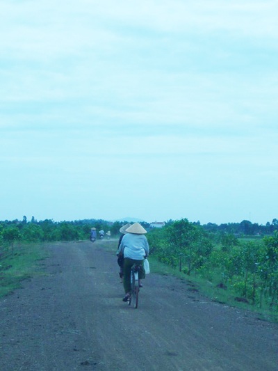 Dùng mắm tôm, trứng thối “tập kích” trạm gác mỏ quặng - 4