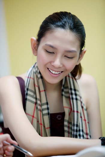 Nhan sắc Hoàng Yến bận rộn trước ngày lên đường “thi đấu” - 3