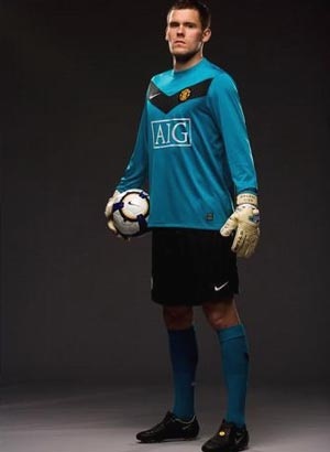 MU ra mắt mẫu áo đấu sân khách mùa tới - 5 MU ra mắt mẫu áo đấu sân khách mùa tới - 5