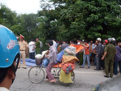 Một thanh niên chết sau vụ hỗn chiến - 1
