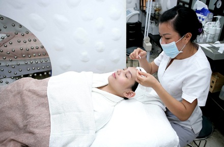 Nhan sắc Hoàng Yến bận rộn trước ngày lên đường “thi đấu” - 14