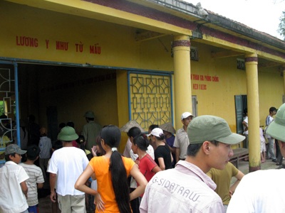 Bị bạn nghiện đâm thấu phổi, xuyên tim - 1