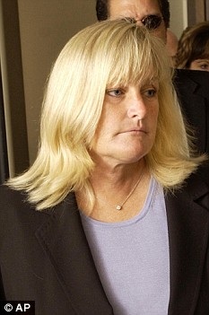 Con của Michael Jackson sẽ sống với bà nội - 3 Con của Michael Jackson sẽ sống với bà nội - 3