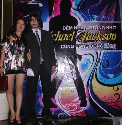 Fan Sài Gòn lại cuồng nhiệt cùng âm nhạc của Michael Jackson - 2 Fan Sài Gòn lại cuồng nhiệt cùng âm nhạc của Michael Jackson - 2
