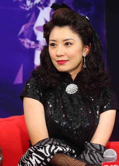 Giả Tịnh Văn tiều tụy vì “lục đục” với chồng - 5 Giả Tịnh Văn tiều tụy vì “lục đục” với chồng - 5