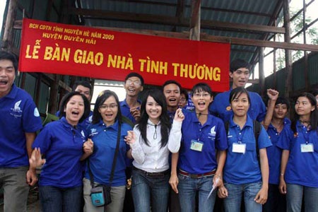 Hoa khôi tuổi teen “vào” phim tài liệu Mùa hè xanh - 3 Hoa khôi tuổi teen “vào” phim tài liệu Mùa hè xanh - 3