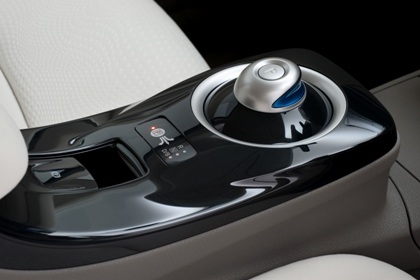 Nissan giới thiệu ô tô chạy điện LEAF - 7 Nissan giới thiệu ô tô chạy điện LEAF - 7