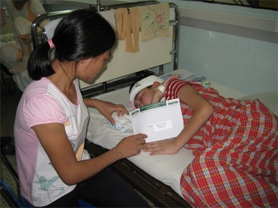 Hơn 8 triệu đồng được trao cho cháu Vũ Văn Thơ - 1