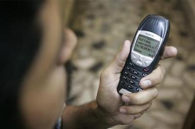 “Email và tin nhắn làm xói mòn giá trị cuộc sống”  - 1