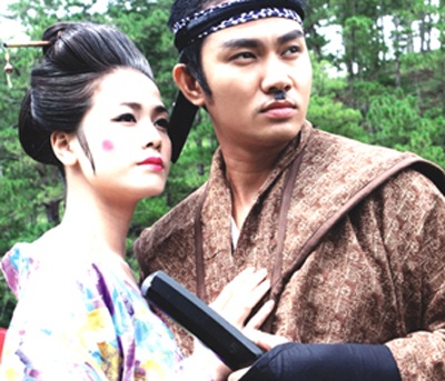 Nhật Kim Anh “khoe” vòng 1  - 1 Nhật Kim Anh “khoe” vòng 1  - 1