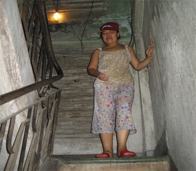 Người phụ nữ “gồng mình” trong bóng tối - 2