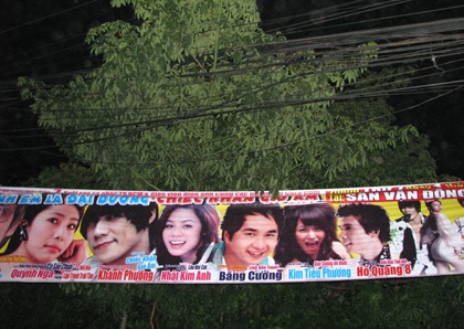 Nhật Kim Anh “khoe” vòng 1  - 2 Nhật Kim Anh “khoe” vòng 1  - 2