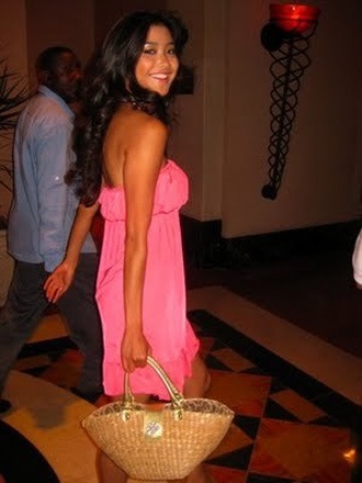 Hình ảnh đầu tiên của Hoàng Yến tại Bahamas - 4