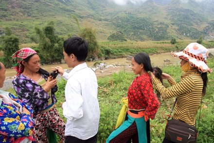 Chùm ảnh: “Hấp hối” những mái tóc thanh xuân - 3