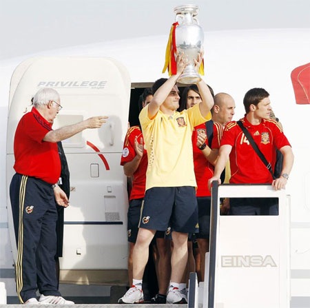 Những khoảnh khắc đáng nhớ trong sự nghiệp Xabi Alonso - 8 Những khoảnh khắc đáng nhớ trong sự nghiệp Xabi Alonso - 8