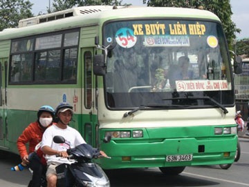 Thay tem vé tháng xe buýt bằng vé tập - 1 Thay tem vé tháng xe buýt bằng vé tập - 1
