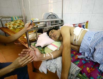 Một trưởng công an xã bị truy sát trên đường - 1