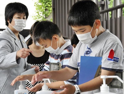 Trường tiểu học đầu tiên của Việt Nam dính cúm A/H1N1 - 2 Trường tiểu học đầu tiên của Việt Nam dính cúm A/H1N1 - 2