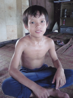 Những đứa trẻ “ngoài rìa” cuộc sống - 4