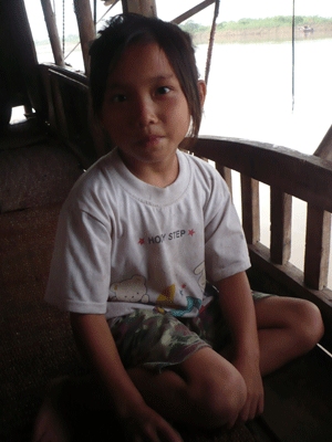 Những đứa trẻ “ngoài rìa” cuộc sống - 5