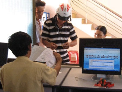 Công dân Hà Tây cũ đăng ký xe ngay tại các huyện - 1 Công dân Hà Tây cũ đăng ký xe ngay tại các huyện - 1