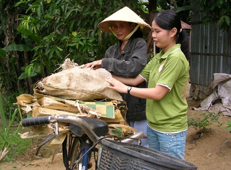 Thủ khoa từ nghề ve chai của mẹ - 1 Thủ khoa từ nghề ve chai của mẹ - 1