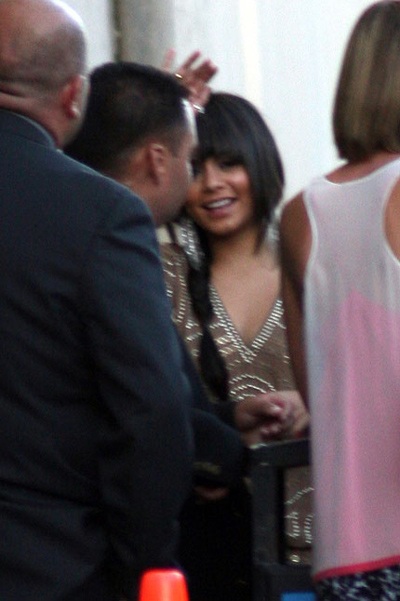 Vanessa Hudgens thừa nhận đã chụp ảnh “nóng”  - 2