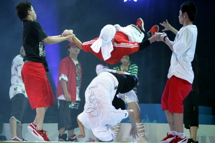 “Đẳng cấp xì tin” lộ diện - 5