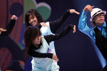 “Đẳng cấp xì tin” lộ diện - 8