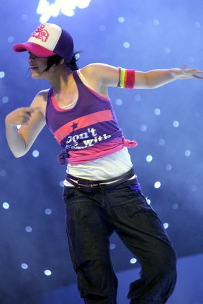 “Đẳng cấp xì tin” lộ diện - 3