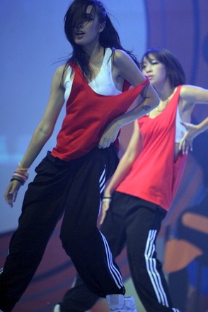 “Đẳng cấp xì tin” lộ diện - 20