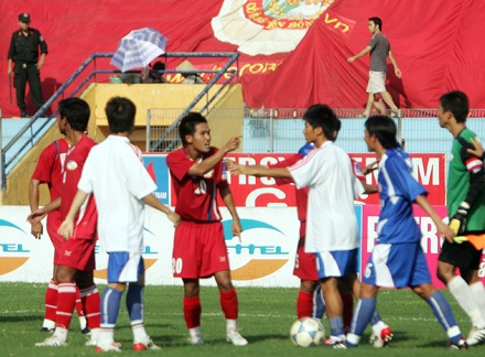 Xô xát xảy ra, Thể Công chia điểm cùng Quân khu 4 - 2