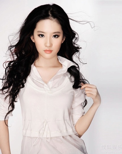 Lưu Diệc Phi trẻ trung với thời trang Z’Dorzi - 7 Lưu Diệc Phi trẻ trung với thời trang Z’Dorzi - 7