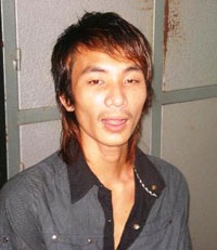 Khởi tố nhóm côn đồ bịt mặt chém người trong quán bi-da - 1 Khởi tố nhóm côn đồ bịt mặt chém người trong quán bi-da - 1